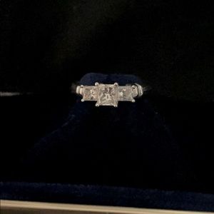 Stunning- Three stone diamond ring size 8
